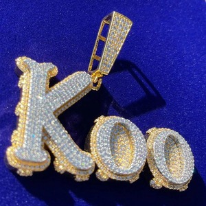 Pendentif classique unisexe en argent blanc massif 10K avec lettre, diamant rond taille brillant style hip-hop, certifié GIA, idéal pour un cadeau - Product Image 5