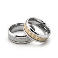 Personalisierter Herrenring aus Edelstahl mit leuchtendem Schmetterlingseffekt, Fingerring-Accessoire für Partys und Dekorationen.
