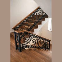 Escaliers en spirale sur mesure Anewson, balustrade en fer forgé, design traditionnel, durable, écologique, sûr, garantie 5 ans, hôtel