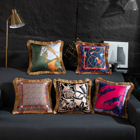 Coussin décoratif personnalisable pour canapé et chevet, motif léopard animalier, aspect soie, avec pompon doré, style luxe léger transfrontalier