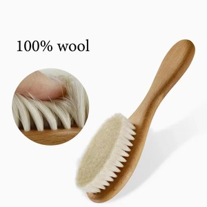 Ensemble de 2 brosses à cheveux en bois de hêtre doux pour nouveau-nés avec laine pour massage, apaisement des cheveux et cadeau de naissance, brosses à cheveux pour bébé - Product Image 3