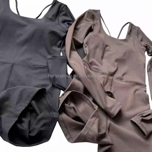 Mono corto liso de manga larga con cuello en U para mujer al por mayor, mono de verano para yoga, ropa estética - Product Image 3