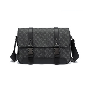 <span class=keywords><strong>Borsa</strong></span> a Tracolla da Uomo Grande Capienza Versione Coreana alla Moda in PVC Semplice e Fashion Stile <span class=keywords><strong>Postino</strong></span> - Product Image 1