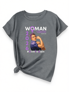 T-shirt da donna girocollo a maniche corte con stampa Giornata Internazionale della Donna 2026, stile vintage, vestibilità comoda e regolare - Product Image 1