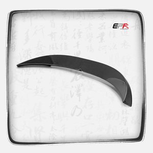 Aileron arrière central léger en carbone EPA pour Hyundai i30N PD, fixation par boulons, modèle sport extérieur - Product Image 1