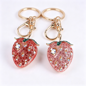 Erdbeer-Schlüsselanhänger Großhandel Strass-Fruchtanhänger Taschenanhänger Geschenk für Frauen Autoschlüssel - Product Image 1
