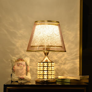 Lámpara de mesa de cristal europeo <span class=keywords><strong>dormitorio</strong></span> lámpara de noche hogar simple moderno cálido romántico <span class=keywords><strong>matrimonio</strong></span> ins lámpara de mesita de noche - Product Image 4