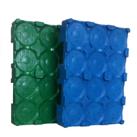 Palette Euro 4 voies pour 12 bouteilles d'eau en plastique de 250 kg