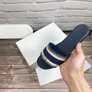 2026 Top 1 Qualität Echtes Leder Luxus Damen Sommerschuhe Damen Slides Pantoffeln Flach für Frauen Christiansi Diorsi - Product Image 3