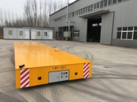 Chariots de transfert électriques AGV, chariots de transfert sans rails à télécommande sans fil pour les industries manufacturières