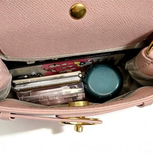 Bolso de Mano de Alta Gama con Hebilla Dorada 2026, Bolso de Hombro Cuadrado de PU para Viajes Diarios, Adecuado para Uso Diario Informal - Product Image 5