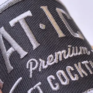 Marca personalizada bordada 3D vestuário logotipo apliques bordado letras ferro em remendos para roupas