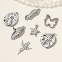 Breloques en acier inoxydable pour la fabrication de bijoux DIY, assortiment de pendentifs croix, étoile, fraise, cacahuète, papillon, hypoallergéniques, en vrac