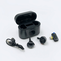Microphone Lavalier sans Fil QY90 à Double Fixation (Clip Auriculaire) avec Étui de Charge LED Numérique pour Smartphone et Vidéo