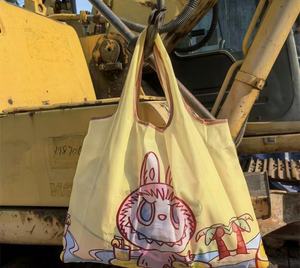 <span class=keywords><strong>2025</strong></span> <span class=keywords><strong>New</strong></span> Letter Pattern Siêu Thị Sử Dụng Hàng Ngày Thân Thiện Với Môi Không Dệt Xử Lý Dây Đeo Vai Tùy Chỉnh Kích Thước Mua Sắm Túi - Product Image 2