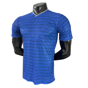 เสื้อแข่งทีมฟุตบอลอังกฤษ รุ่น 2526 แบบเยือน ผลิตในประเทศไทยด้วยเทคนิคการตัดแบบอัตโนมัติ แห้งเร็ว - Product Image 2