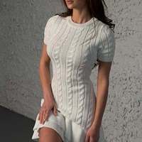 Robe tricotée d'été de luxe pour femme, à bretelles spaghetti, manches courtes torsadées, couleur unie, double couche, ourlet à volants