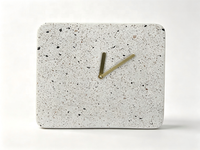 Horloge murale décorative en terrazzo, cadran carré en terrazzo, aiguilles en laiton, décoration murale pour la maison