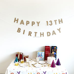 Bannière audacieuse pré-enfilée joyeux 13e anniversaire pas de bricolage paillettes d'or 13e bannière de fête d'anniversaire pour les décorations de fête des garçons et des filles - Product Image 1