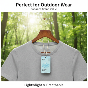 Étiquettes suspendues en papier coloré imprimées à l'or, imperméables et de haute qualité, avec logos personnalisables et design écologique pour sacs de vêtements - Product Image 4