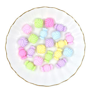 Accessoires de bijoux tendance en résine, breloques DIY en résine pour la décoration - Product Image 1