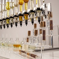 Distributeur de parfum sur pied 375/500ml, nouveau design, 12 têtes, machine de remplissage de parfum, bar à parfums