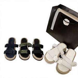 Sandalias Planas Antideslizantes para Mujer CC Fashion, Color Puro, de Goma, Ligeras, para Verano, Playa y Exteriores - Product Image 1