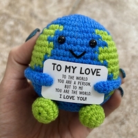 Poupée en Peluche Crochetée Personnalisée avec Texte, Cadeau d'Anniversaire ou de Saint-Valentin, Balle Terrestre en Coton PP, Confortable et Positive