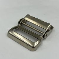Boucle de ceinture de golf en alliage de zinc avec logo personnalisable et design sur mesure - Durable et portable pour une utilisation en extérieur