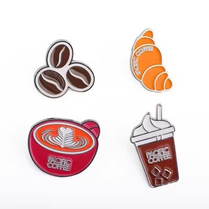 Pin de solapa metálico esmaltado con temática de repostería (galletas, dominós, pizza), bajo MOQ - Product Image 3