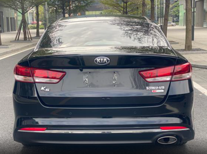 Hyundai Kia <span class=keywords><strong>K5</strong></span> d'occasion 2016 2.0L Automatique GL 161CV 5 places Essence Berline Compacte Pas Cher Marque Chinoise Boîte Auto 6 Vitesses Traction Avant - Product Image 6