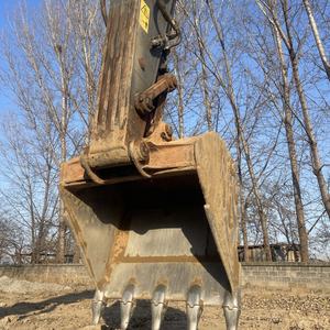 Excavatrice <span class=keywords><strong>Volvo</strong></span> 380 d'<span class=keywords><strong>occasion</strong></span>, flèche renforcée, force de 242,7 kN pour mine de roche dure, garantie principale d'un an, prête à être expédiée sur les sites miniers - Product Image 2