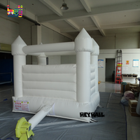 Structure gonflable portable 8x8 pieds en PVC résistant aux UV, pour des heures de plaisir sans fin, avec garantie d'un an, idéale pour les événements communautaires