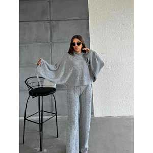 Ensemble pull en maille gris à capuche pour femme, coupe ample, tricot torsadé, tenue confortable - Product Image 4