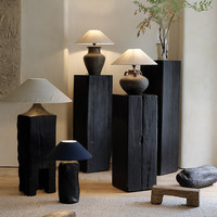 Table basse en bois moderne PurelyFeel avec design sculpté en bois massif pour usage domestique et commercial, facile à nettoyer