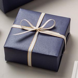 Rollo de Papel de Regalo Homeral Pearl Luster, 17 pulgadas x 32.8 pies, Doble Cara, Azul Marino, Reversible, para Manualidades, Regalos, Cumpleaños - Product Image 2