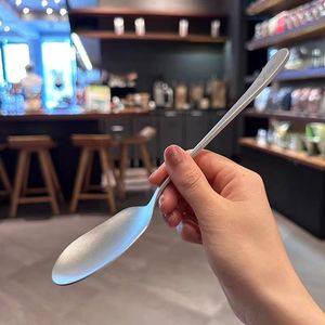 Elegante Cuchara para Servir de Acero Inoxidable con Diseño de Copo de Nieve, Cuchara de Servicio de Mango Largo para Restaurante, Hotel, Buffet, Cafetería - Product Image 2