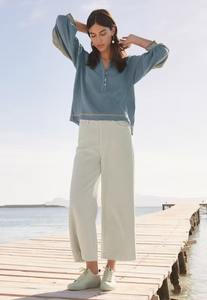 Blusa de lino y algodón arrugada bordada de diseño moderno del proveedor indio, estilo informal tejido para la elegancia diaria para la temporada de verano - Product Image 4