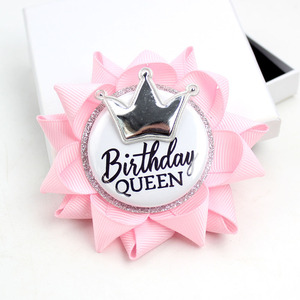 HLC Botón de metal de hojalata con diseño de niña de cumpleaños, ODM, azul y rosa, con diseño de pies de bebé, botón de cinta de grosgrain, recuerdos de fiesta - Product Image 4