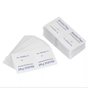 Lingettes alcoolisées Afalite 75% d'alcool, emballées individuellement, pour usage médical - Product Image 2