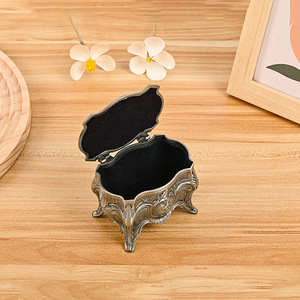 <b>Dropshipping</b> Shopify Antique Tin High Foot Metal Jewelry Box European Vintage Classic Light Luxury Ring Case - Product Image 2