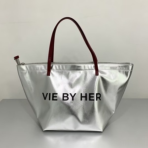 Bolso de Mano de Cuero PU Plateado de Alta Calidad para Mujer, con Logotipo Impreso, Bolso de Compras Grande, Bolso de Playa Portátil para Viajes - Product Image 5