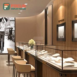 Vitrine de présentation de bijoux haut de gamme sur mesure, en métal et verre, pour magasin de bijoux - Product Image 4
