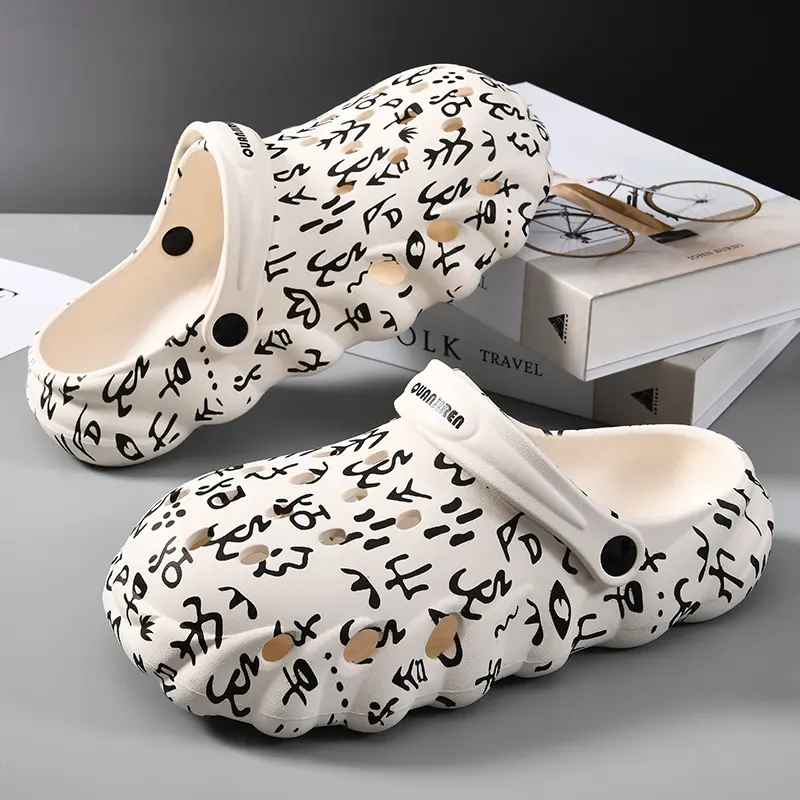 Fashion Clogs Man Soft Bottom Beach Sandals Female Clog Sandals Breathable Ankle-Wrap EVA Shoes