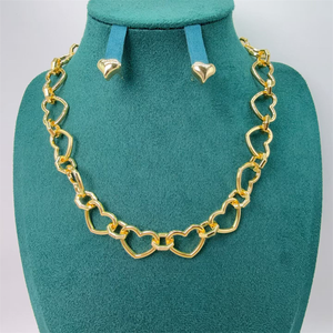 Collar de <span class=keywords><strong>Cadena</strong></span> con Eslabones de Corazón de Cobre Chapado en Oro <span class=keywords><strong>FM</strong></span>-LAN1133, Collar con Corazón Hueco Grueso, Estética Y2K, Joyería Dulce y Moderna, Regalo - Product Image 2