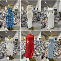Vente en gros de robes pour femmes neuves, lot mixte, déstockage, robes décontractées d'été maxi, midi, mini, emballage individuel, en vrac
