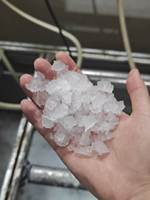 Machine à glace commerciale de 500 kg avec production de glace granulaire pour les présentoirs de fruits de mer et d'aliments frais et assistance technique en ligne
