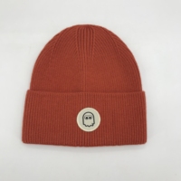 Bonnets en acrylique tricotés de haute qualité avec patch personnalisé sur le devant, logo brodé au dos, motif à pois camouflage pour le milieu professionnel