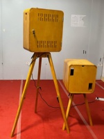 Photomaton, avec finition en grain de bois vintage. Photomaton à écran tactile de 15,6 pouces, avec anneau lumineux de beauté et valise de transport.