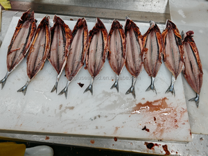 Pesce fresco di grandi dimensioni all'ingrosso pesce intero congelato Sanma pesce sgombro congelato - Product Image 5